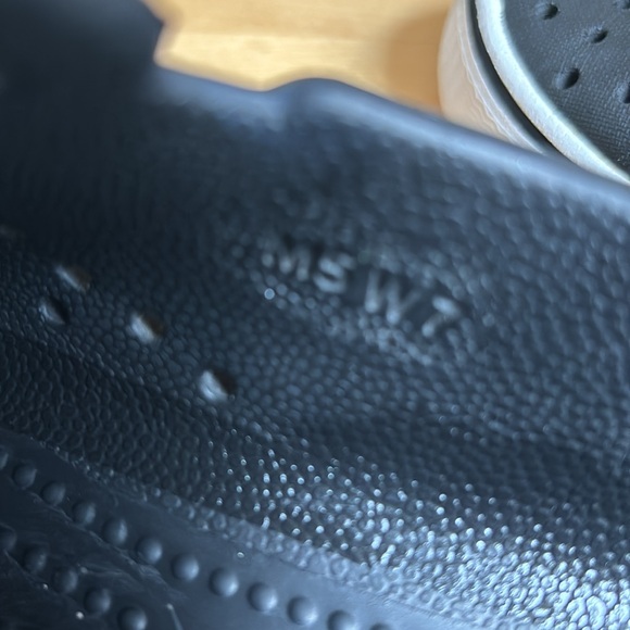 Native Shoes - Picture 4 of 4